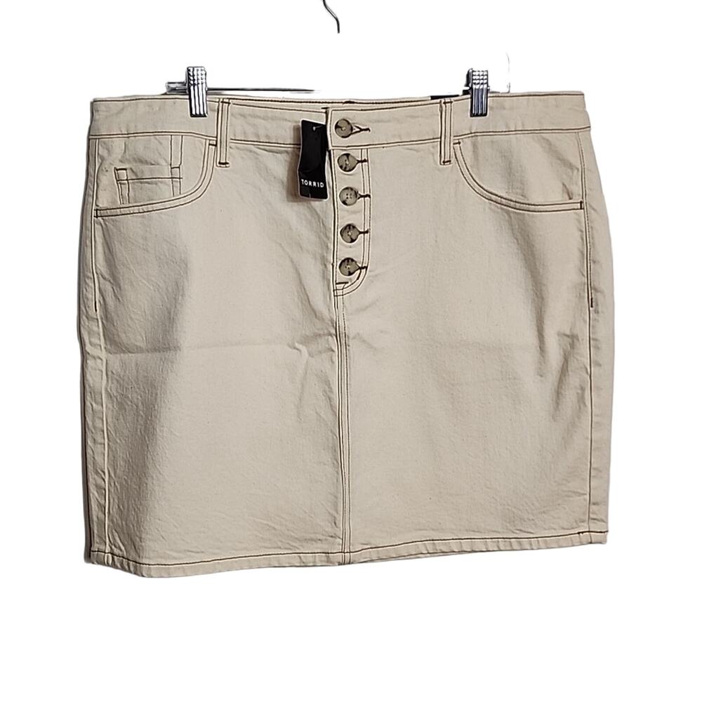 Torrid Natural Cream Colored Mini Denim Button Fly Skirt, Size 16, NWT
